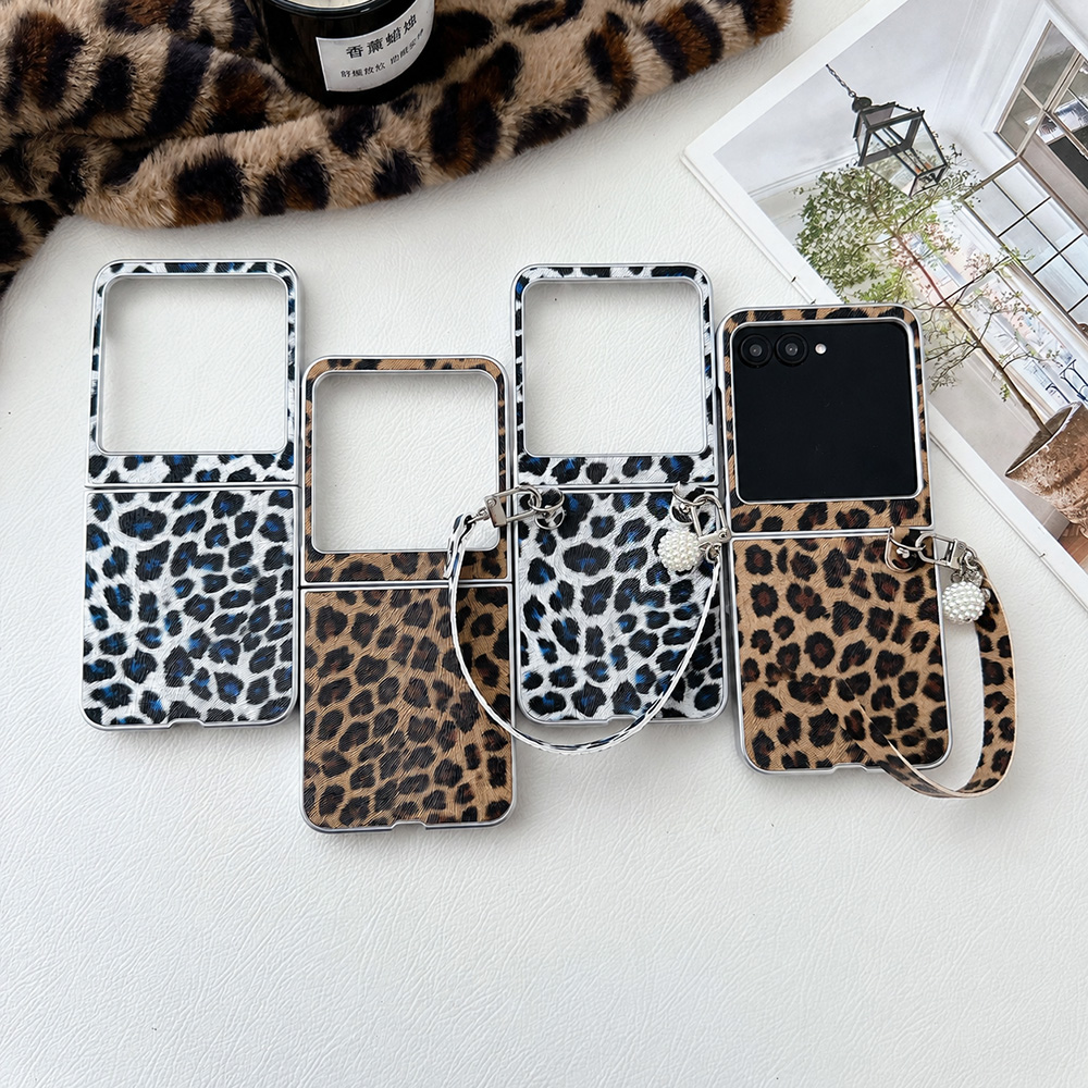 Women Fashion Designer - Etui na telefon składany z motywem