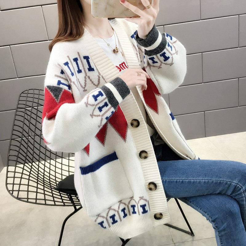 Women'S Fashion Trends Fall 2025 - Sweter damski z dekoltem w serek,