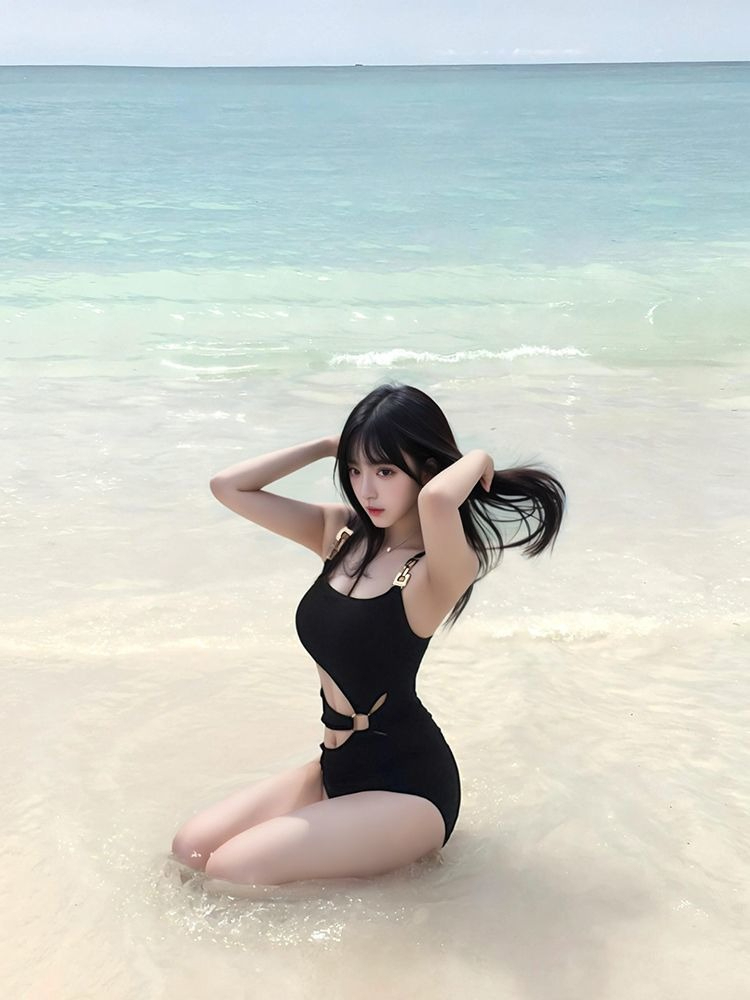 Women Fashion Designer - Seksowne monokini z wycięciami dla kobiet,